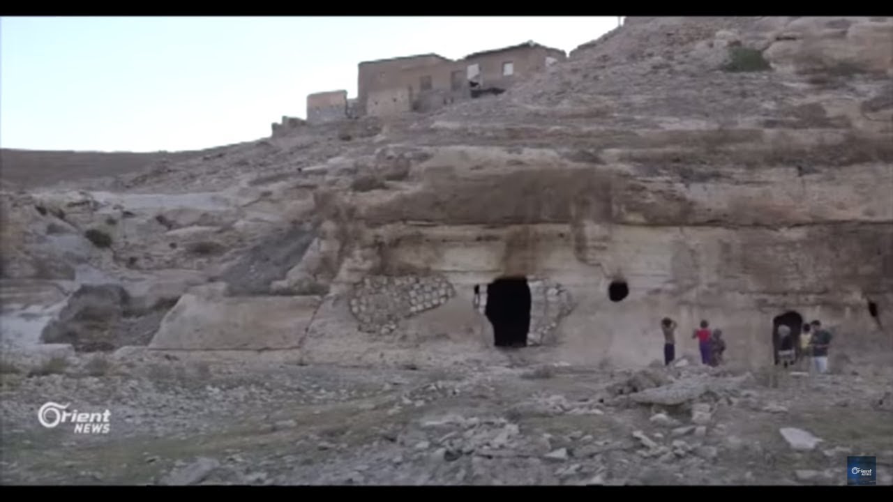 مهجرو قرية الشيوخ في جرابلس يفضلون الحياة الكهوف على المخيمات