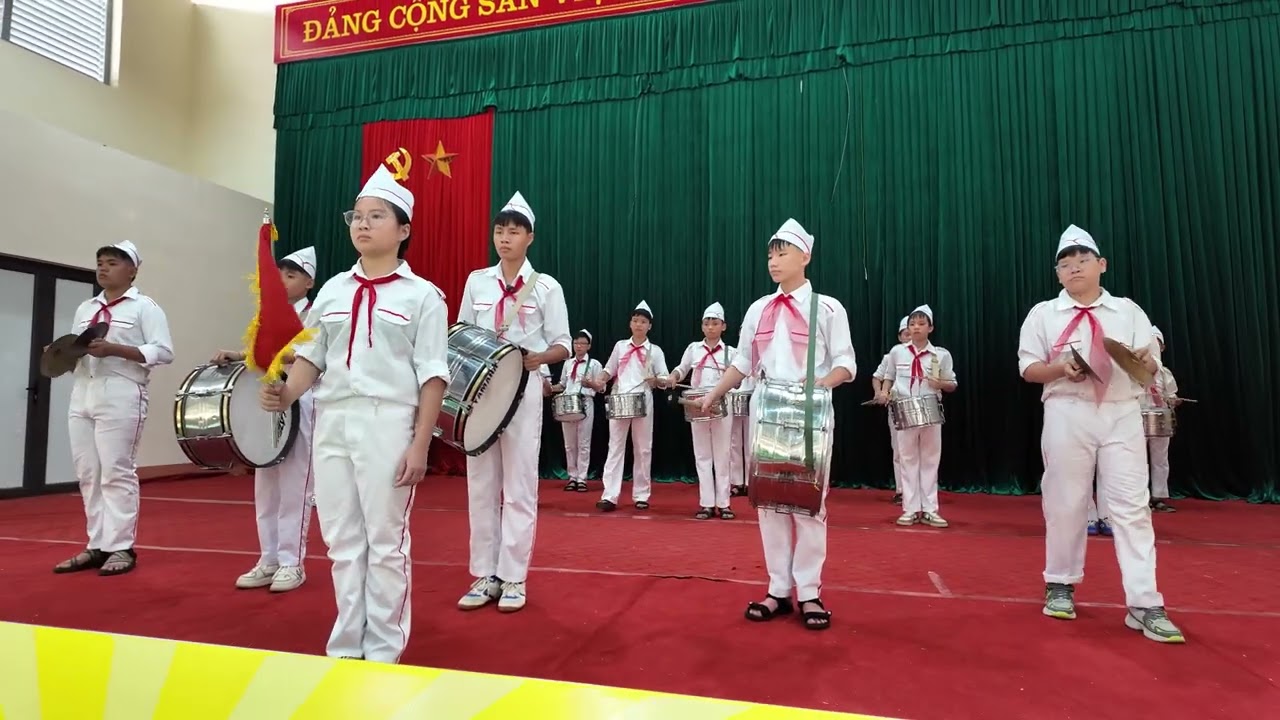 Phần thi nghi thức đội của Hội đồng Đội xã Gia Phú (1)