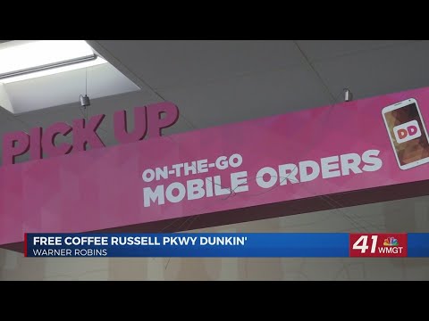 Russell Parkway Dunkin' Donuts celebrates third anniversary