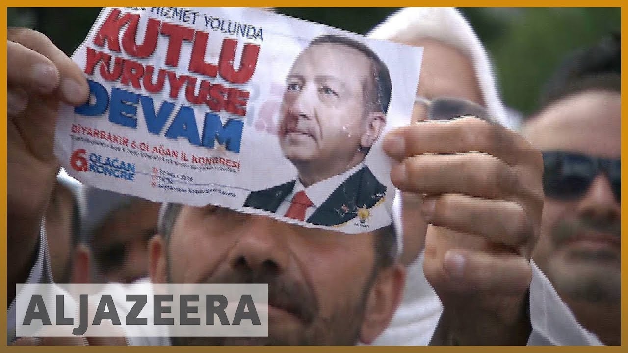 🇹🇷 أردوغان، رئيس تركيا، يسعى لكسب تأييد الناخبين في ديار بكر | الجزيرة الإنجليزية