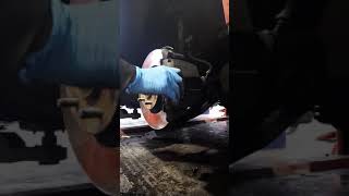 how to install front brake pads ford SMax screenshot 5