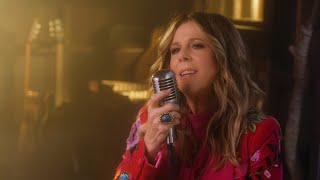 Rita Wilson Sings 'I Wanna Kiss Bob Dylan' Net Worth