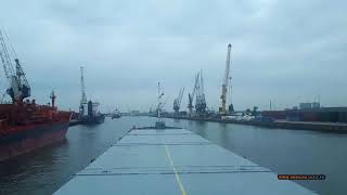 Полицейский разворот сухогруза. Таймлапс. Роттердам. Police turn of the dry-cargo ship. Rotterdam