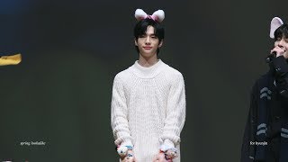 200109 목동 팬사인회 'Mixtape#5(Hoodie Season)'  StrayKids 현진 Hyunjin 직캠 Resimi