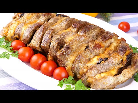 Видео рецепт "Гармошка" из свинины с курагой, черносливом и сыром