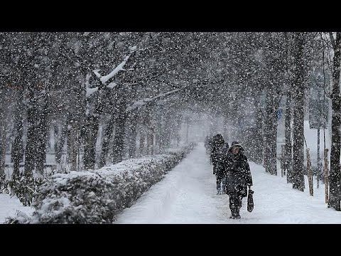 Европу сковали аномальные морозы