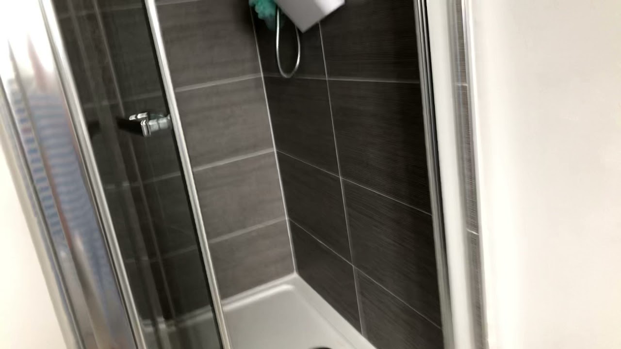 Kis S4 P4: Shower Day