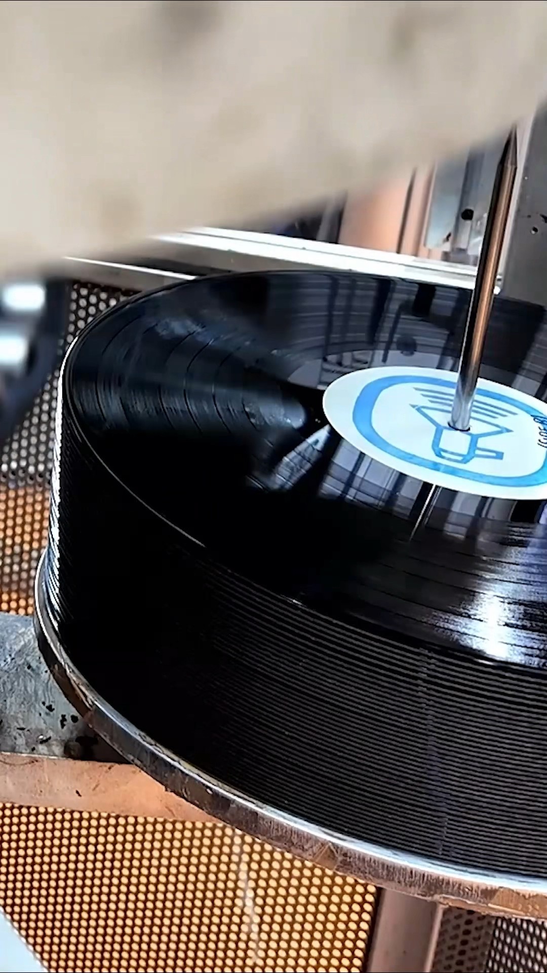 „Scooter - Open Your Mind And Your Trousers“ vinyl in process! ?  Schwarz, Blau und als Yolk Vinyl!