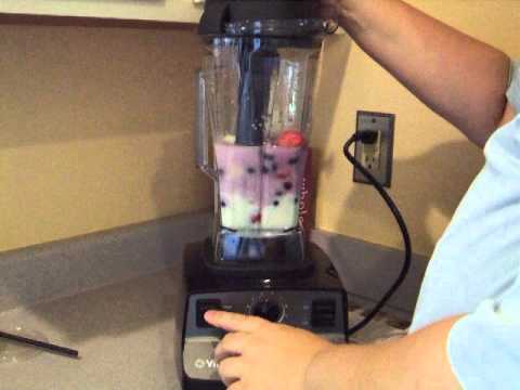 greek-yogurt-fruit-smoothie