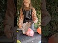 Šiandien dalinuosi idėja, kaip pasidaryti moliūgą ir tuo pačiu panaudoti susikaupusias šiukšles!🍂