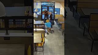 Bystanders come to the defense of man during robbery