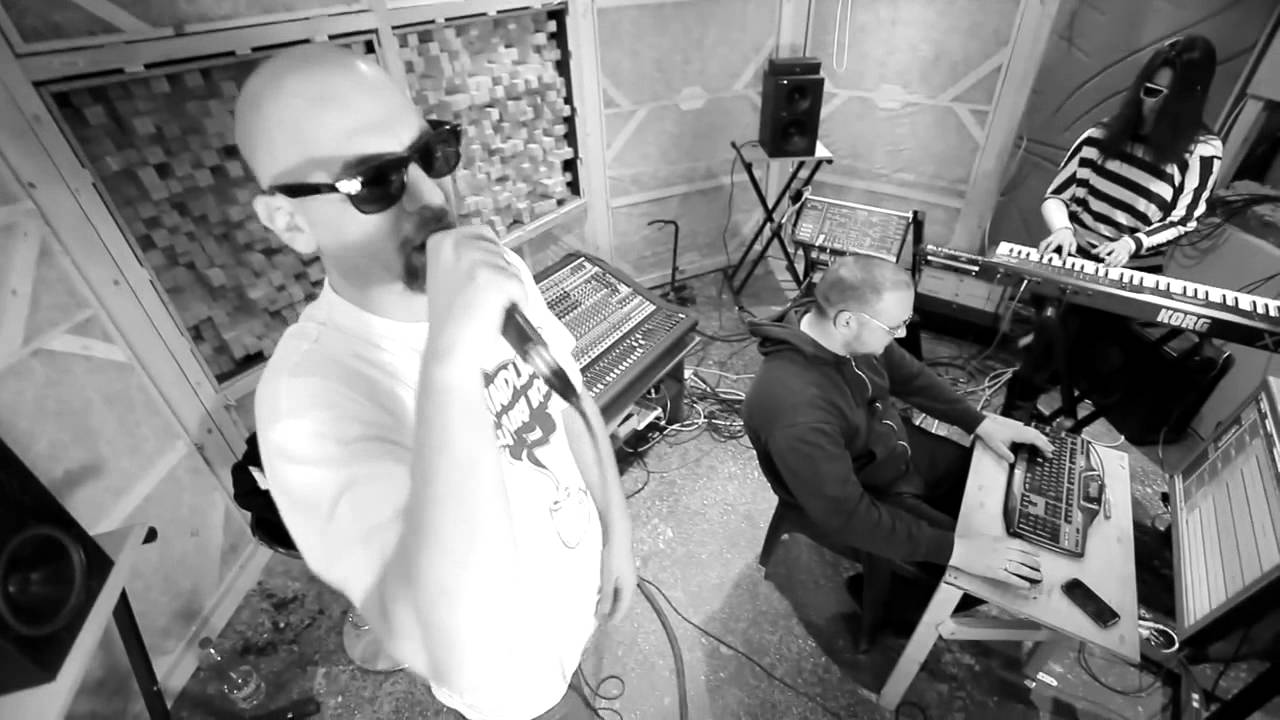 Bvana iz lagune i Neznani Ludaci - Hard Kor