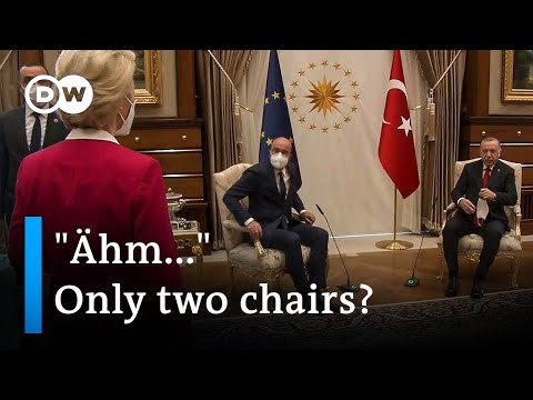 Video: Das Fasce Cromate Sofa von Luigi Caccia Dominioni