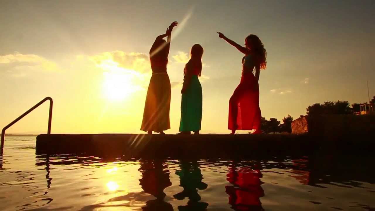 Djumbo 4 Ever in Love (UK)