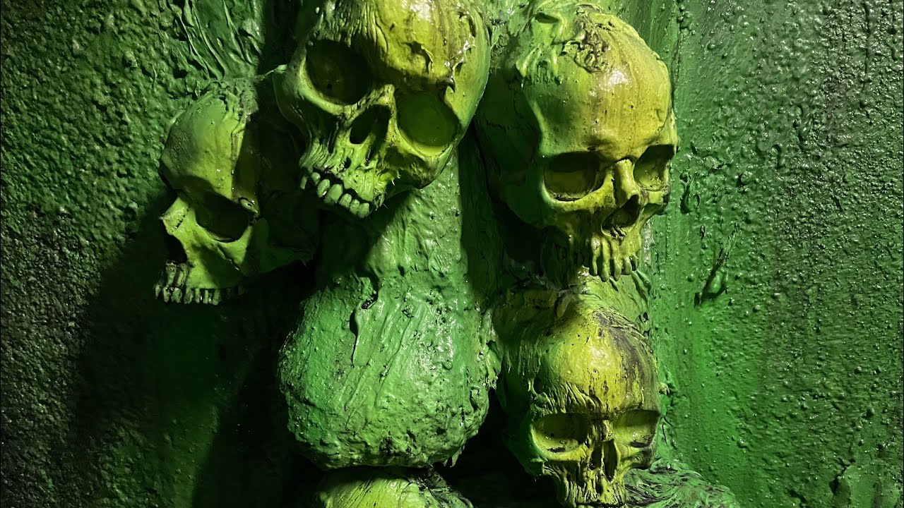 Project X..painting the Queue line..Part 3!