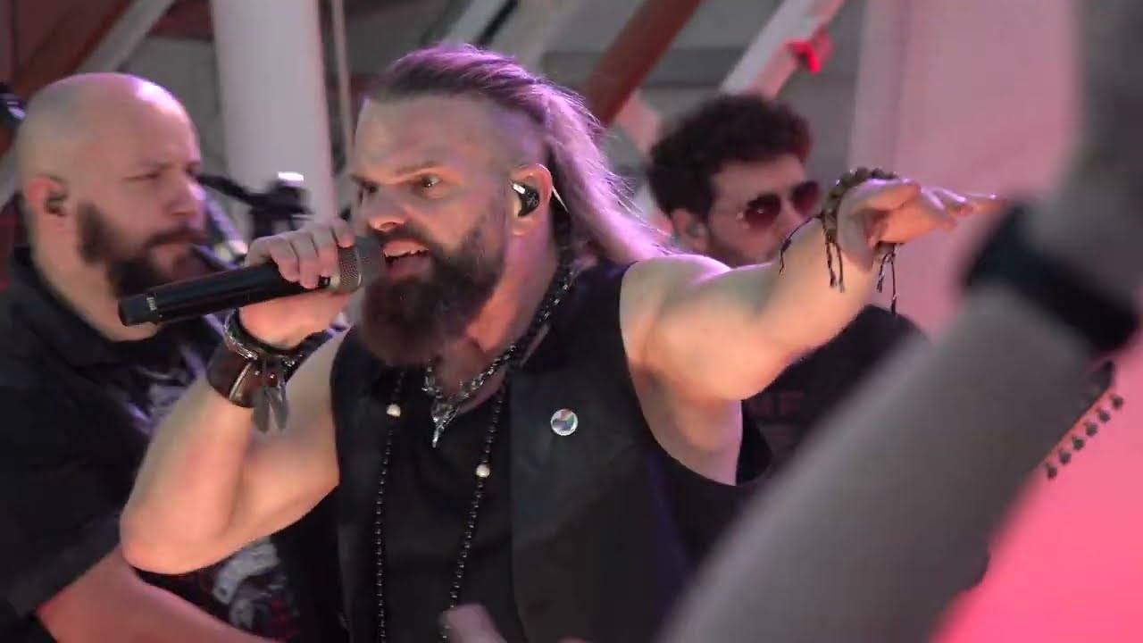 Full Metal Cruise XI Part II Saltatio Mortis   Opening am Pool Tödödöpdöpdöp