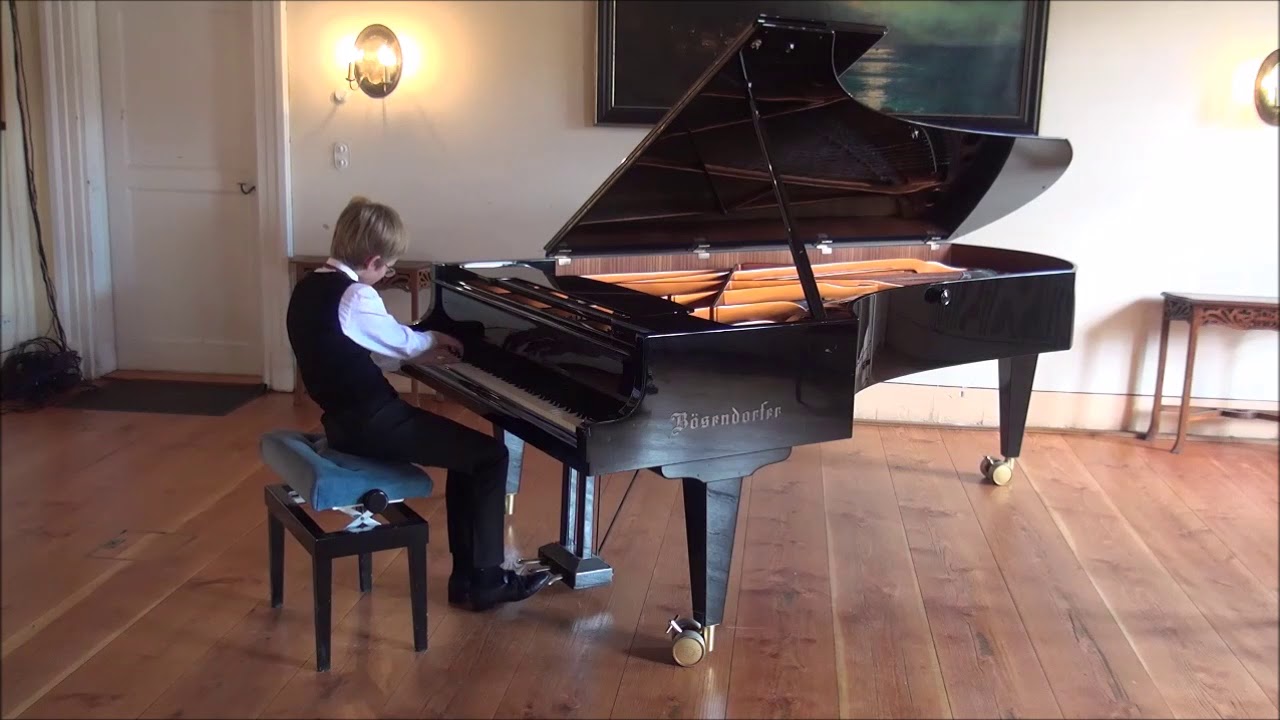 Alexander Denisov plays Shostakovich, Prelude and Fugue, op.87, №2