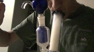 Bong Rips With Style For My Subs !