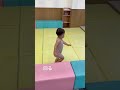 回る