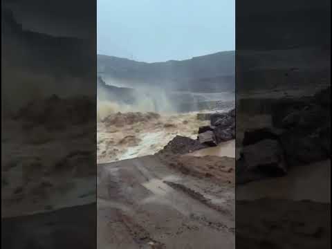 بزخ ات المطر تولد الوديان وتعود الأرض فتتنف س حياة وأملا المغرب   