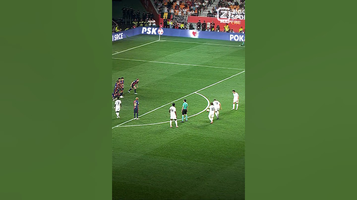 Mbappé ouvre le compteur de ses coup franc 🎯🥶 #mbappe #football #freekick