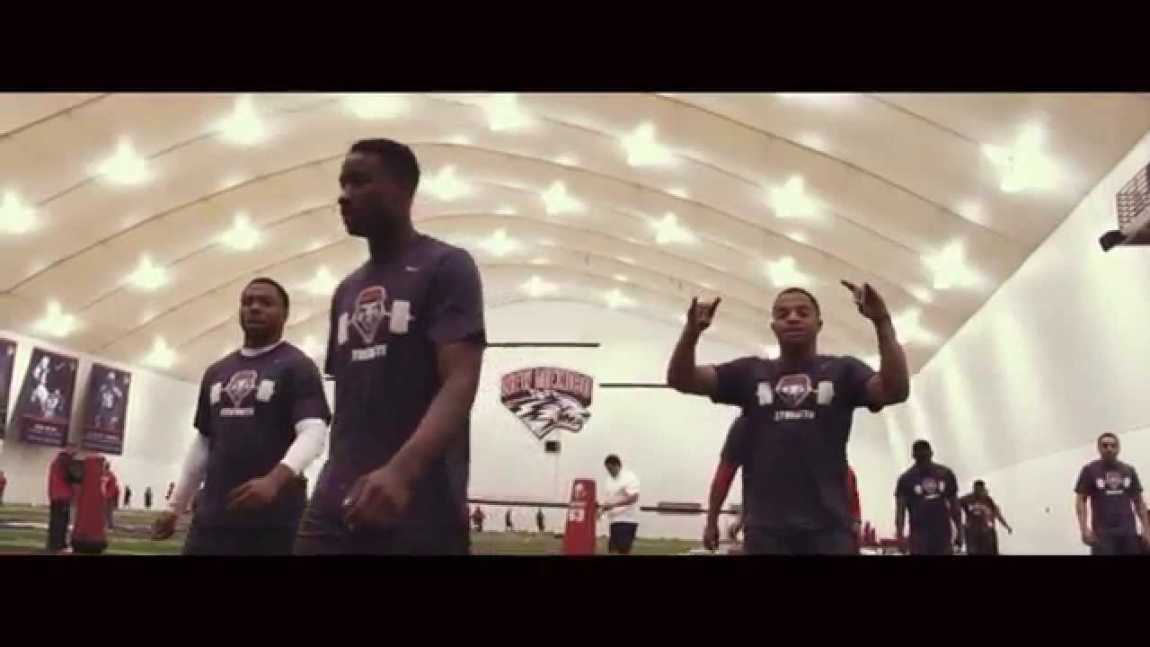 football score Lobo Football: Spring Football Trailer 2015