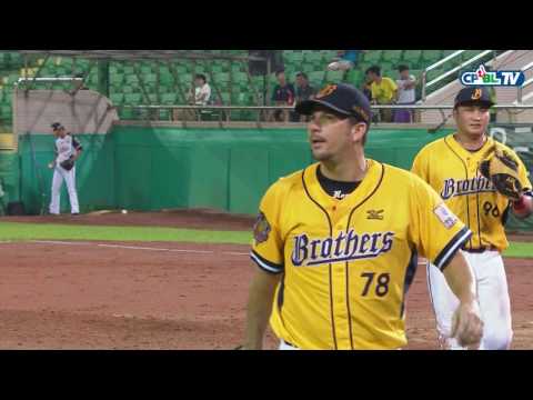 08/03 兄弟 vs 統一 五局下，張志豪再度美技滑接唐肇廷中外野飛球，結束這個半局
