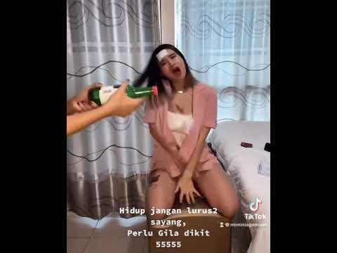 Vania Gemash Goyang TIKTOK