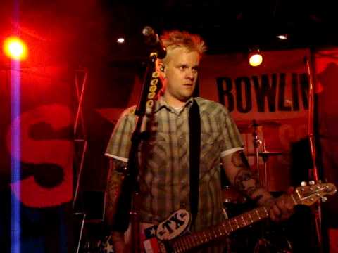Bowling For Soup 15th Anniversary Show- "Thirteen" in Denton *Hometown Show* adlı videoyu YouTube'da izle Bowling For Soup 15th Anniversary Show- "Thirteen" in Denton *Hometown Show* adlı videoyu YouTube'da izle