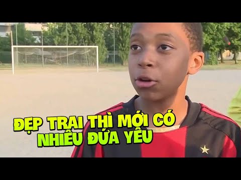 Video: Bàn Cà Phê Cho Một Cầu Thủ Bóng đá Trẻ