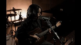 Elli Monade performs “Blue” — originally by Yung Kai — live at Ember Media Studio