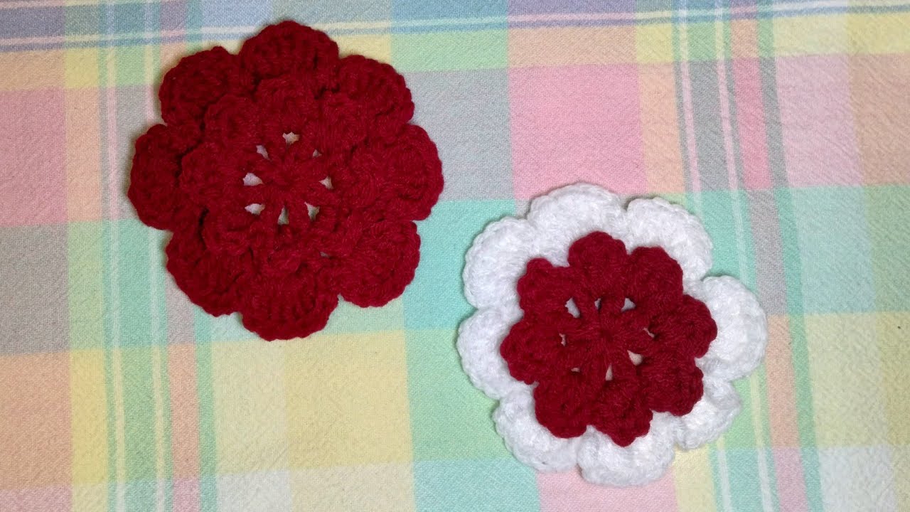 Hermosa flor tejida a crochet 