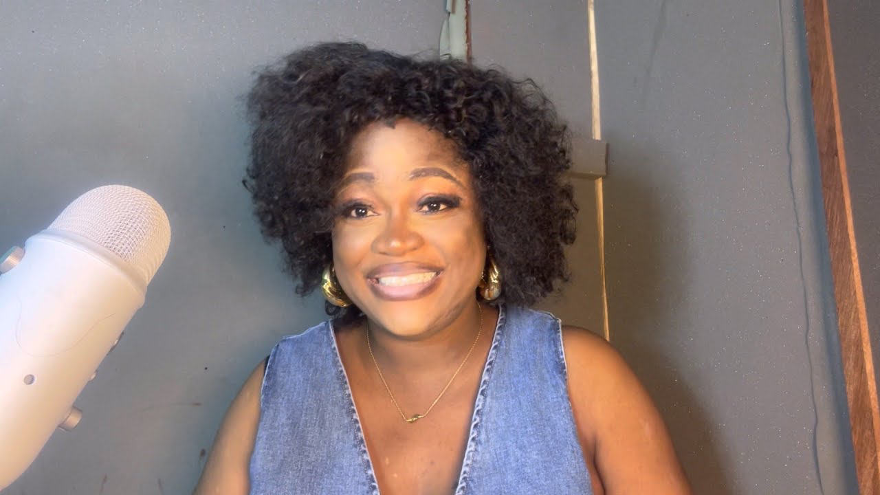 ASMR✨ I TRIED NEW MAKE UP PRODUCTS ON MY FACE, GUM CRACKING SOUND AND SOFT WHIPER.