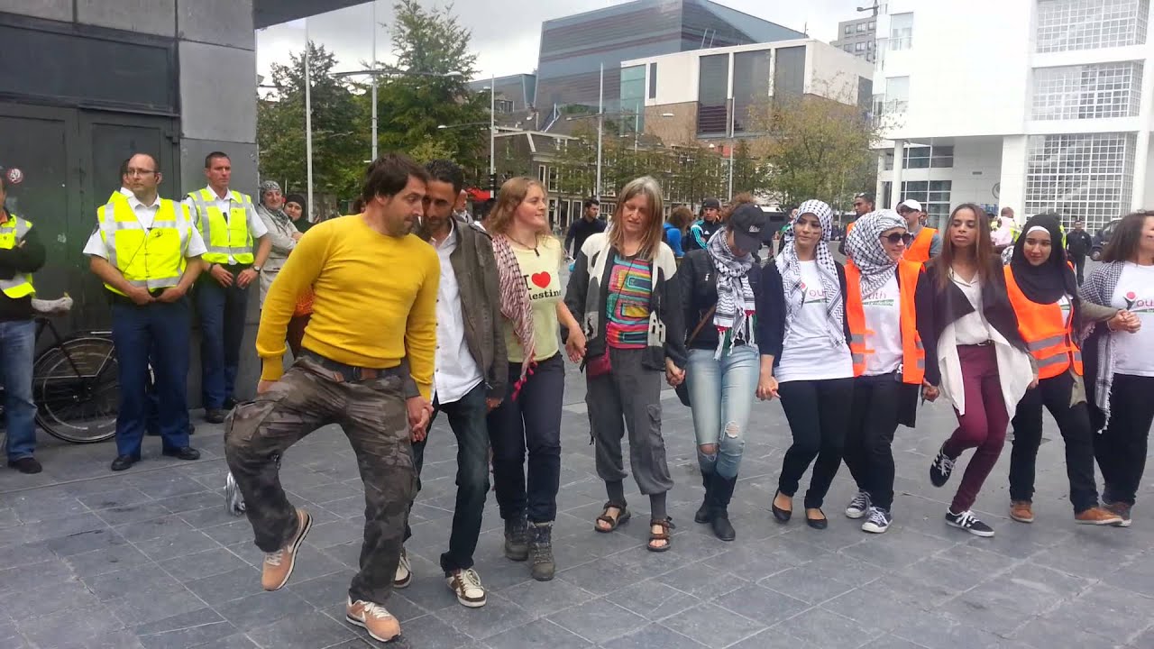 ‫دبكة فلسطينية في هولندا لاهاي احتفالا بنصر غزة 31\8\2014 ...