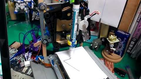 Arduino 控制DVD光碟機所組成的CNC繪圖機 part1 (畫三角形)