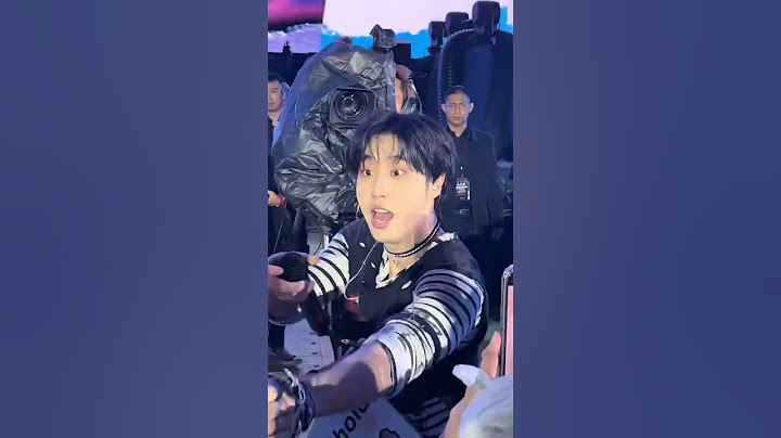 THE WAY HE GRABBED HER- SHE AIN'T GOING ANYWHERE 💀 #StrayKids #han #911 #dominATE_BANGKOK