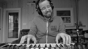 4 Minutes with the Behringer VC340 Vocoder String Machine