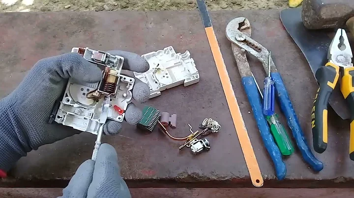 What is the Inside a MCB ( Circuit Breaker ) - MCB Dismantle