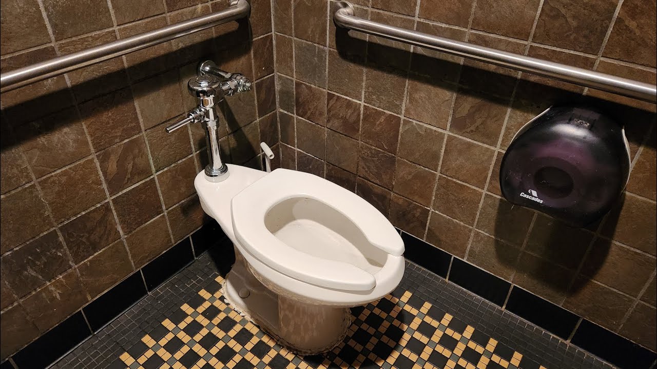 2000s American Standard Madera toilet - YouTube