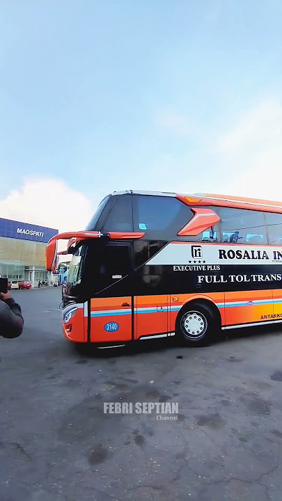 Bus Rosalia Indah Executive Plus Jstbus 2 Berangkat #madiunkotapendekar #rosaliaindah #scania