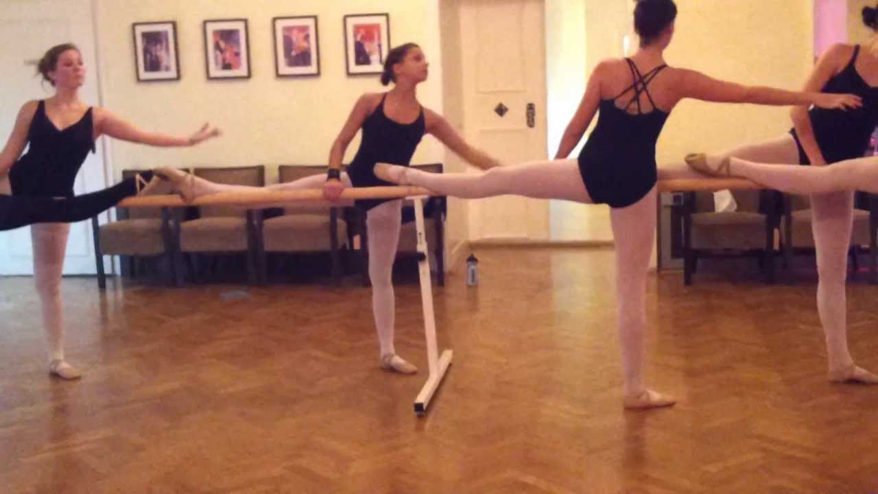 Was Zieht Man Zum Ballett Training An PTanzausbildung - Ballett Training Stufe 2 - YouTube