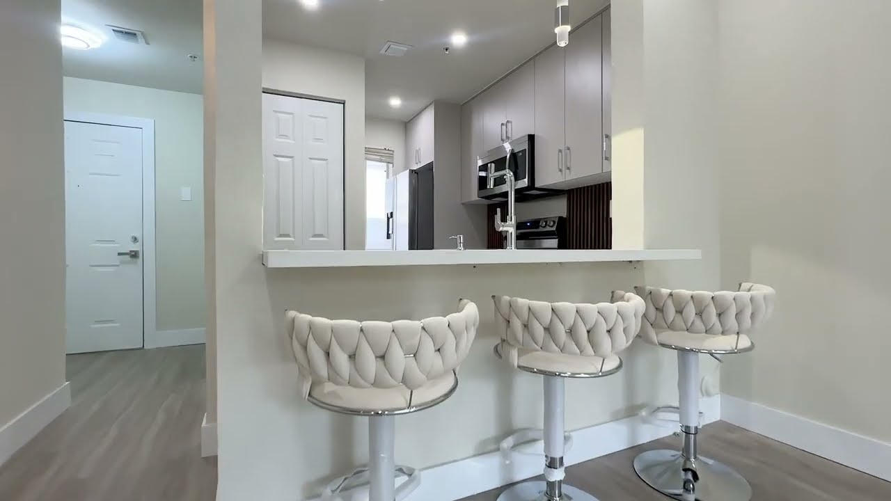 Condo/Townhouse For Sale 7991 NW 8th St # 112BMIAMI, FL 33126