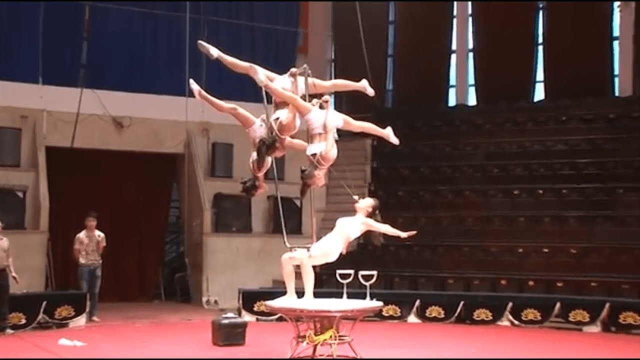 Acrobatic Women 31