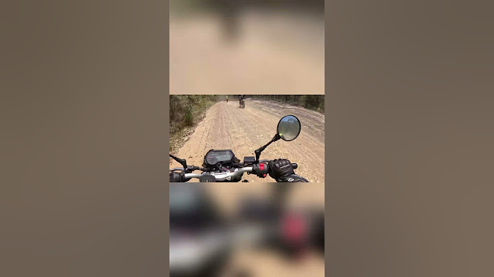 When a Mini Moto Surprises the Dirt Bikes 😂🏍️