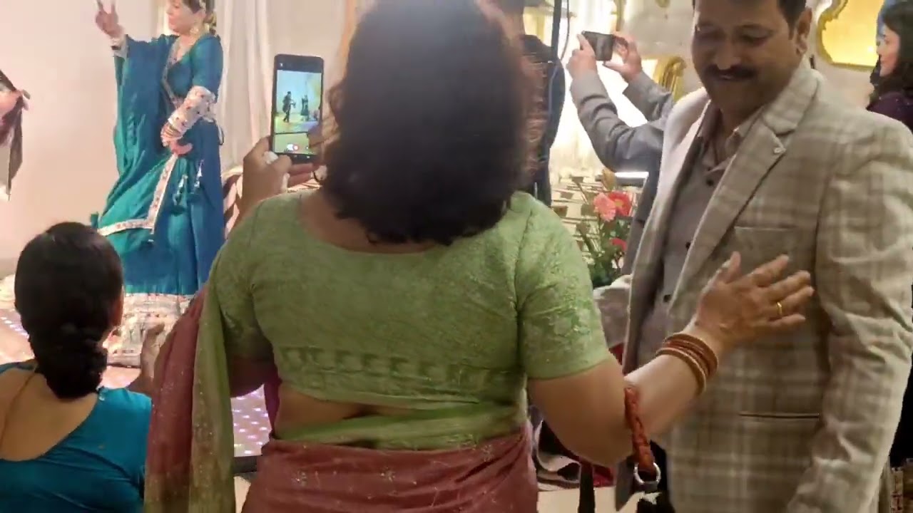 मम्मी पापा जी की 50 वे  शादी सालगिरह में छोटी बहू छोटा बेटा का खूबसूरत डांस 14 फरवरी 2026