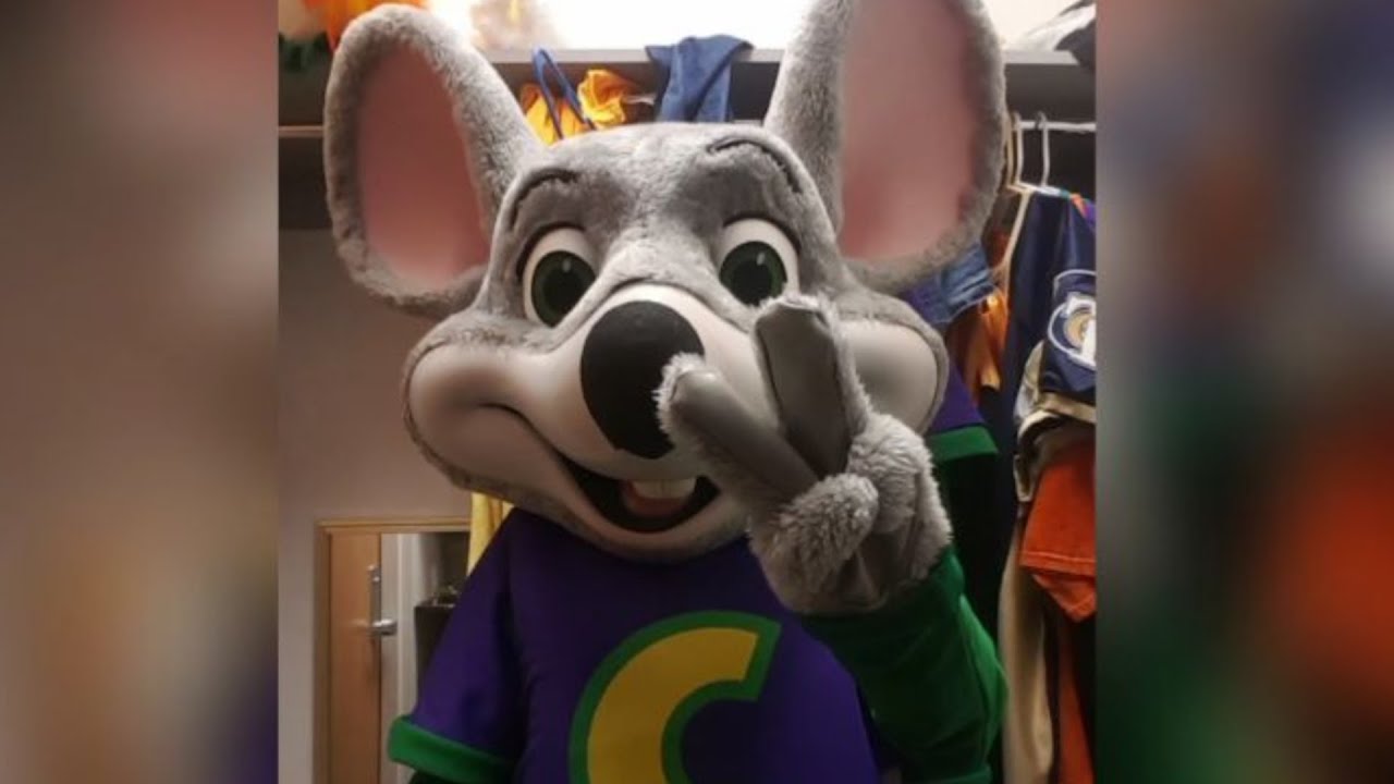 Getting into Chuck E Mascot | Speed Dressing