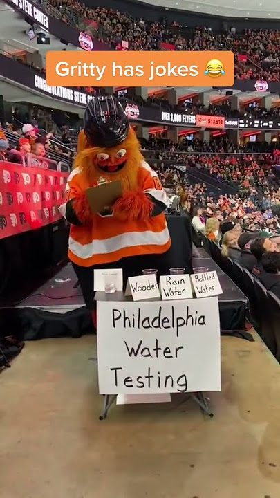 Philadelphia Flyers Mascot, Gritty, Has Fun In First Snow - CBS Detroit