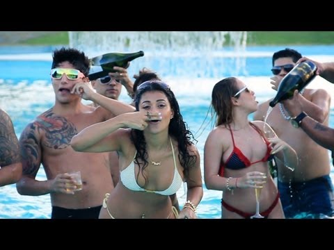 MC Marcelly - Bigode Grosso (CLIPE OFICIAL) TOM PRODUÇÕES 2013