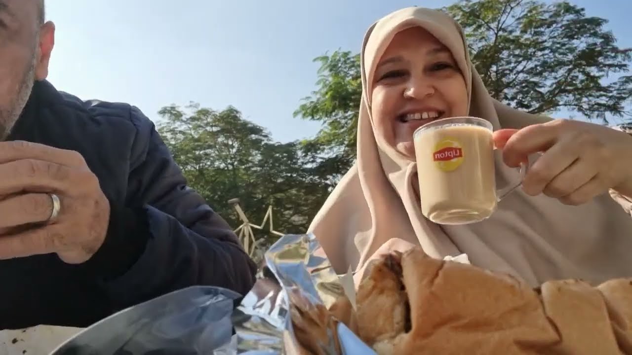 قلت اخرج بره الروتين والحلل والمعالق يا فرحه ما تمت سيد نكد عليا بسبب الشاورما😂