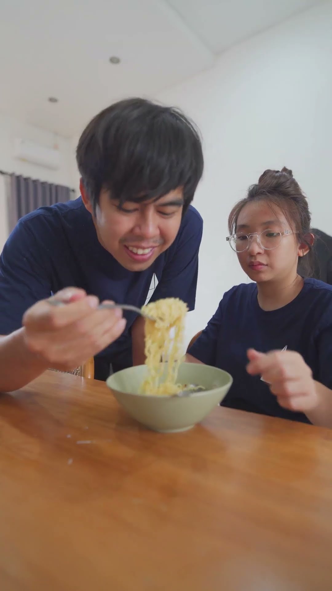 minta mie sedikit